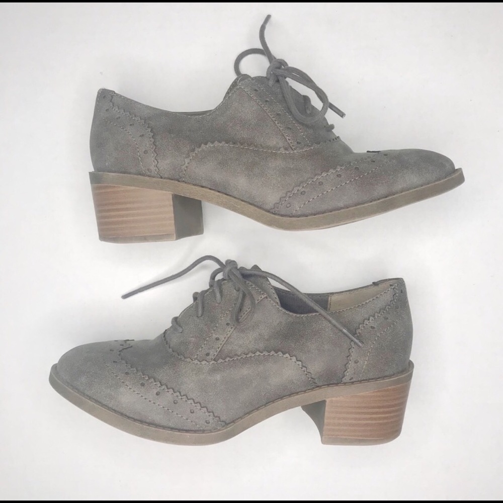 Maurice’s size 8 1/2 loafer shoes!